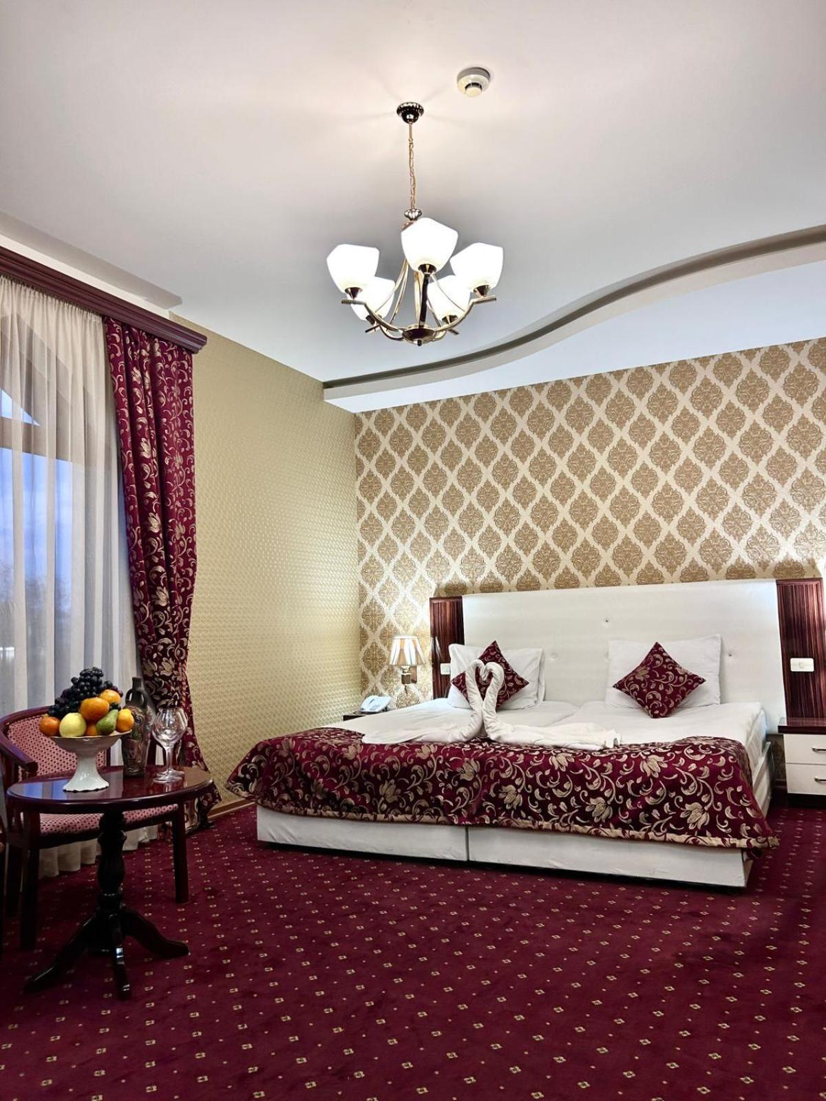 Armenian Royal Palace Jerevan Eksteriør bilde